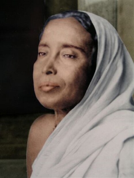 ঠাকুর শ্রী রামকৃষ্ণ মা সারদার মধ্যে বিদ্যার দেবী সরস্বতীর অস্থিত্ব খুঁজে পেয়েছিলেন মাকে সরস্বতী জ্ঞানে পুজোও করেছিলেন ৷ ছবি সংগৃহীত ৷ 