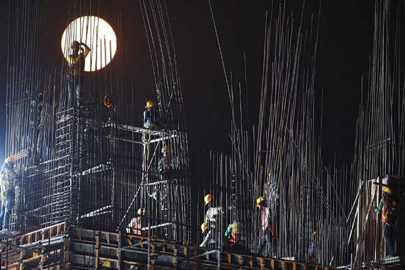 একে আবার স্টর্ম মুন, আইস মুনও বলা হয় ৷ (Image: AFP)
