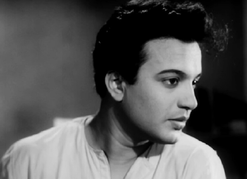 উত্তম কুমার ভয় পেতেন সাবিত্রীর সঙ্গে অভিনয় করতে। বলতেন,'সাবিত্রী এত ভাল অভিনেত্রী ও যে কখন কী করে দেবে বোঝা খুব মুশকিল। অভিনয়ের জন্যই সাবিত্রী চট্টোপাধ্যায়কে আজও সবাই ভালবাসে। এখনও হাসি মুখে অভিনয় করে চলেছেন এই শিল্পী।  photo source collected