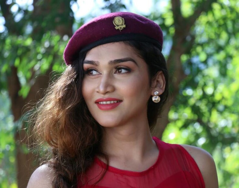 ২৫ ফেব্রুয়ারি থেকে ব্যাঙ্ককে শুরু হচ্ছে মিস ইন্টারন্যাশানাল ক্যুইন ২০১৯ প্রতিযোগিতা ৷ সেই প্রতিযোগিতায় যোগ দিতে আজই অর্থাৎ সোমবার ব্যাঙ্কক উড়ে যাচ্ছেন তিনি ৷ ভারতের হয়ে সেই প্রতিযোগিতায় যোগ দেবেন তিনি ৷ 
