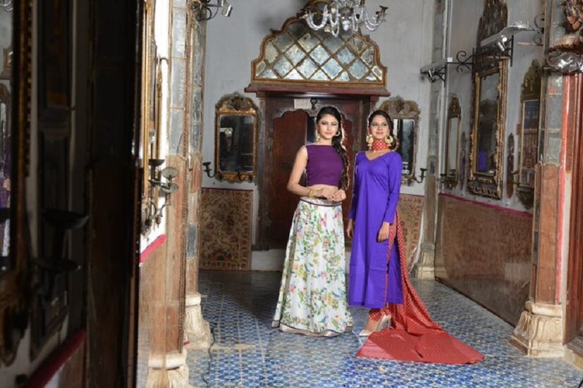 • বিয়ের দিনটা প্রত্যেকের কাছেই ভীষণ স্পেশ্যাল ৷ সেই বিশেষ দিনে সকলেই চান তাঁকে দেখতে সুন্দর লাগুক ৷ তাই বিয়ের পোশাক বাছাই করার আগে চোখ রাখুন অঙ্ক‌ুর টেক্সটাইলের নীচের গাইড লাইনে ৷ 