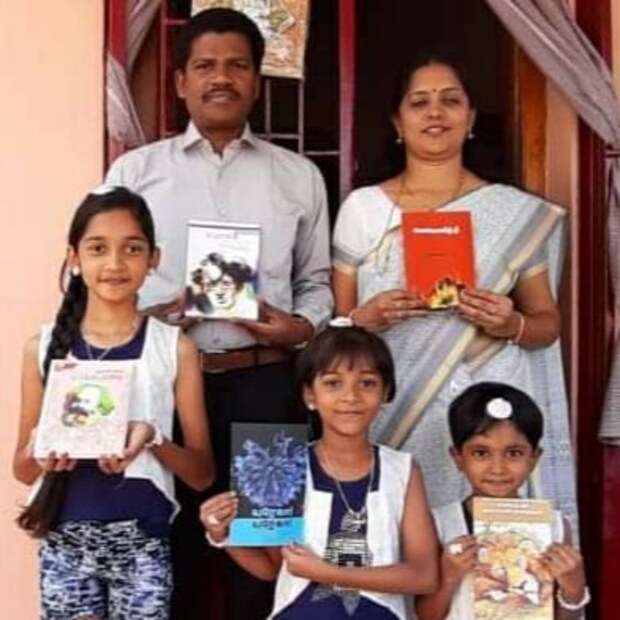 স্নেহা তিরাপত্ত‌ুর তহশিলদার৷ ভারত সরকারের নিয়মানুযায়ী, কোনও ব্যক্তিকে নো কাস্ট নো রিলিজিয়ন সার্টিফিকেট দেওয়ার অধিকার রয়েছে তহশিলদারের৷   