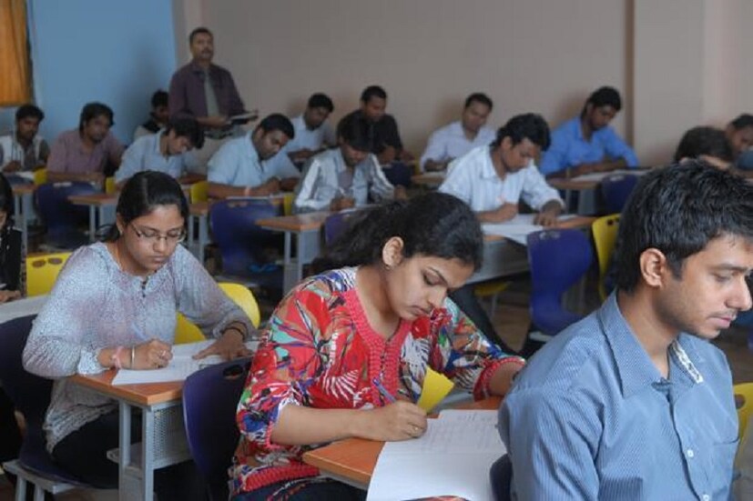 মধ্যপ্রদেশ প্রফেশন্যাল এক্সজামিনেশন বোর্ড বা (MPPEB) শিক্ষক নিয়োগের পরীক্ষায় অ্যাডমিট কার্ড দেওয়া শুরু করেছে ৷ প্রতীকী ছবি ৷ 