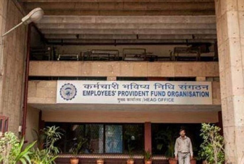 এছাড়া পেনশনভোগীদের মেডিকেল কভার দেওয়ার উপর আলোচনা হওয়ার সম্ভাবনা রয়েছে ৷ এই সিদ্ধান্ত নেওয়া হলে ৫০ লক্ষ পেনশনভোগীরা সুবিধা পাবেন ৷ 