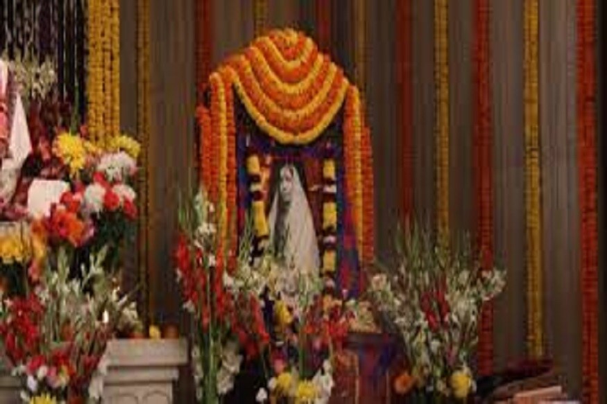 তিনি মা সারদা, শুধুই মা সারদা ছিলেন না ৷ এক মহীয়সী নারী, সবার মা ৷ ভক্তেরা মনে করেন আজও ৷ মা সারদাই আসলে মা দুর্গা, কালী, অন্নপূর্ণা, লক্ষ্মী, সরস্বতী, জগদ্ধাত্রী ৷ সংগৃহীত ছবি ৷ তিনি মা সারদা, শুধুই মা সারদা ছিলেন না ৷ এক মহীয়সী নারী, সবার মা ৷ ভক্তেরা মনে করেন আজও ৷ মা সারদাই আসলে মা দুর্গা, কালী, অন্নপূর্ণা, লক্ষ্মী, সরস্বতী, জগদ্ধাত্রী ৷ সংগৃহীত ছবি ৷