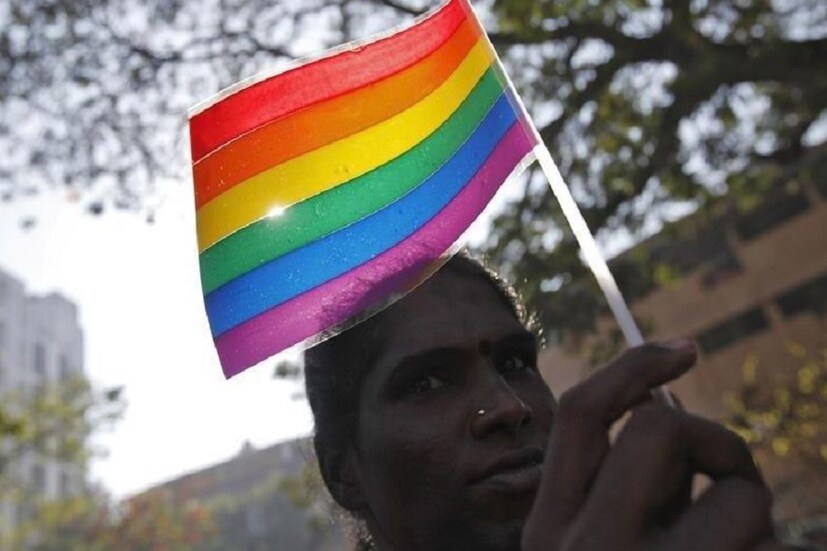 দেশে ৩৭৭ ধারাকে বাতিল করেছে সুপ্রিম কোর্ট ৷ অর্থাৎ সমকামিতা আর এদেশে অপরাধ নয় ৷ দেশের সর্বচ্চো আদালতে এমন রায়ের পর প্রশ্ন উঠেছিল যে আইনে তো বদল হল, কিন্তু সমাজর ভাবনা কী বদলাবে ? তাতেই আরও একধাপ এগনো গেল এই সিদ্ধান্ত ৷ Photo Courtesy: Reuters দেশে ৩৭৭ ধারাকে বাতিল করেছে সুপ্রিম কোর্ট ৷ অর্থাৎ সমকামিতা আর এদেশে অপরাধ নয় ৷ দেশের সর্বচ্চো আদালতে এমন রায়ের পর প্রশ্ন উঠেছিল যে আইনে তো বদল হল, কিন্তু সমাজর ভাবনা কী বদলাবে ? তাতেই আরও একধাপ এগনো গেল এই সিদ্ধান্ত ৷ Photo Courtesy: Reuters