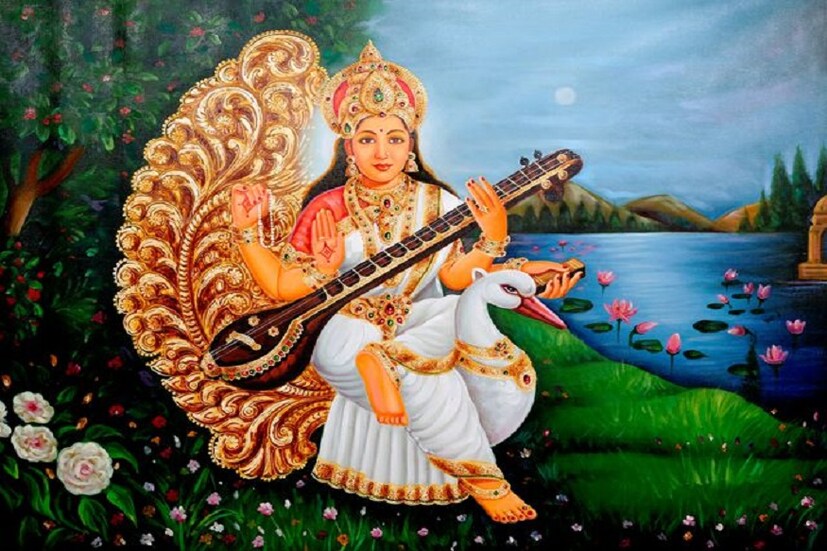 মা দুর্গা যেমন দশভুজা ছিলেন অর্থাৎ সমাজের দশদিক সমান ভাবে একা হাতে সামলাতেন ৷ তেমনই সংসার, ঈশ্বরের সেবা ও মায়ের অগণিত ছেলেমেয়েদের জন্য দিনরাত মা প্রাণপাত করতেন ৷ সংগৃহীত ছবি ৷