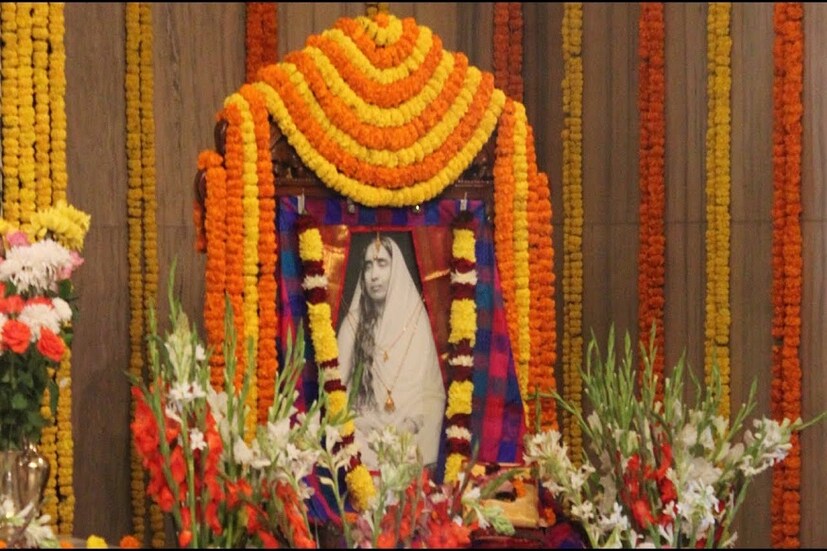 জীবনের বিভিন্ন প্রান্তে, বিভিন্ন সময়ে মায়ের পায়ের নূপুর আমাদের প্রয়োজন হয়ে থাকে ৷ সময়ের সঙ্গে সঙ্গে তা খুঁজে পেলেই জীবন আরও সুন্দর আরও সুগঠিত হয়ে ওঠে ৷ ছবি সংগৃহীত ৷