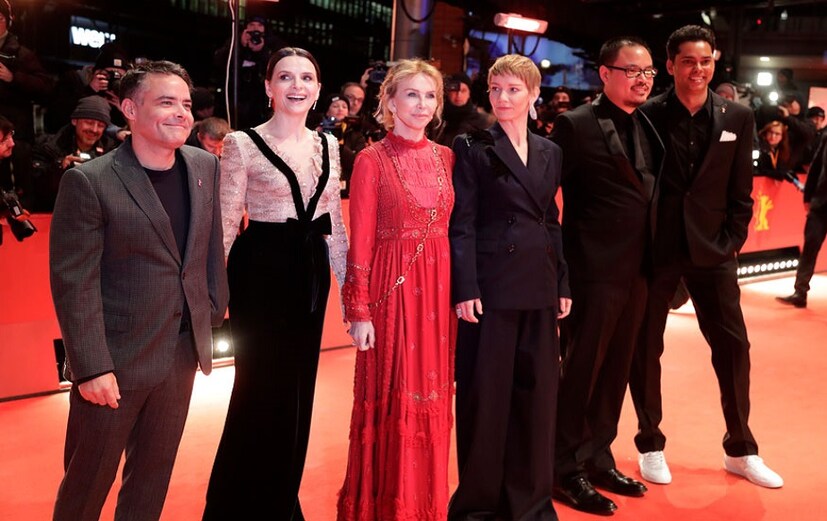 'দ্য কাইন্ডনেস অফ স্ট্র্যানজারস' ছবির কলাকুশীলবরা। (Image: AP)