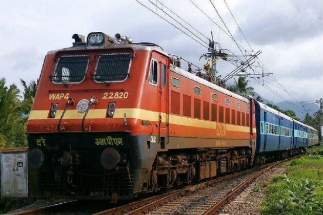 সরকারি চাকরির খোঁজে রয়েছেন যারা তাদের জন্য রয়েছে সুখবর ৷ শীঘ্রই বিপুল পদে কর্মী নিয়োগ করতে চলেছে ভারতীয় রেল ৷ প্রায় ১.৩০ লক্ষ পদে নিয়োগ শুরু করতে চলেছে রেল ৷ রেল মন্ত্রী পীযূষ গয়াল জানিয়েছেন এই প্রক্রিয়া শুরু হয়ে গিয়েছে ৷ পিছিয়ে পড়া শ্রেণিদের সংরক্ষণের পাশাপাশি আর্থিক ভাবে পিছিয়ে পড়া উচ্চবর্ণরা পেয়ে যাবেন ১০ শতাংশ সংরক্ষণ ৷ সরকারি চাকরির খোঁজে রয়েছেন যারা তাদের জন্য রয়েছে সুখবর ৷ শীঘ্রই বিপুল পদে কর্মী নিয়োগ করতে চলেছে ভারতীয় রেল ৷ প্রায় ১.৩০ লক্ষ পদে নিয়োগ শুরু করতে চলেছে রেল ৷ রেল মন্ত্রী পীযূষ গয়াল জানিয়েছেন এই প্রক্রিয়া শুরু হয়ে গিয়েছে ৷ পিছিয়ে পড়া শ্রেণিদের সংরক্ষণের পাশাপাশি আর্থিক ভাবে পিছিয়ে পড়া উচ্চবর্ণরা পেয়ে যাবেন ১০ শতাংশ সংরক্ষণ ৷