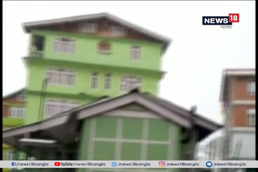 অন্যদিকে, বাংলাজুড়ে চলছে সরস্বতী দেবী বন্দনা ৷ তারমধ্যে আবারও রাজ্য জুড়ে শীতের পূর্বাভাস জারি করেছে আলিপুর ৷ কলকাতায় তাপমাত্রার পারদ নেমেছে প্রায় ৪ ডিগ্রি ৷ 