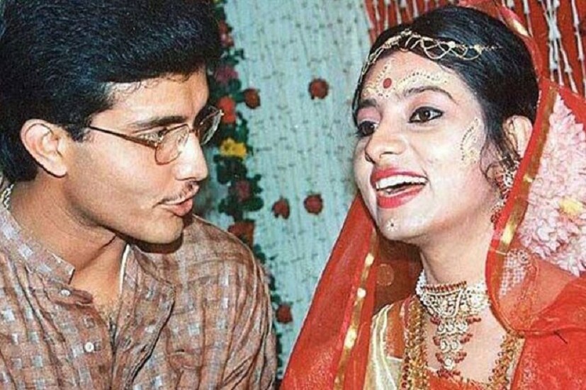সৌরভ-ডোনার প্রেম একেবারে গোপন ছিল ৷ ডোনা ছিলেন সৌরভের প্রতিবেশী ৷ পাশের বাড়ির মেয়ের ওপরই মন গিয়েছিলে বাংলার মহারাজের ৷ Photo Collected 