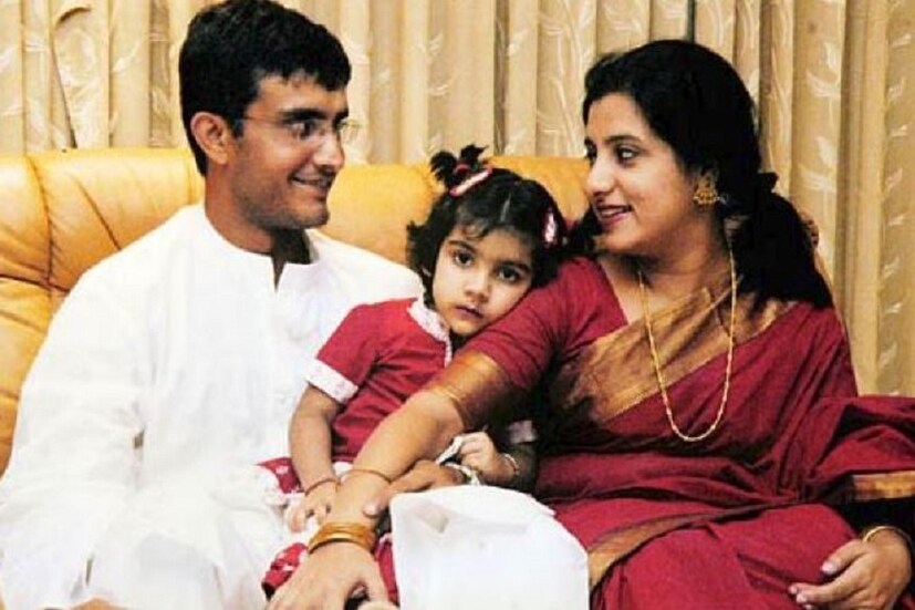 বাবা হিসেবে মেয়ে সানাকে চোখে হারান সৌরভ ৷ Photo Collected 