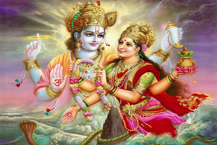 এমন কথা শোনাও যায় ভগবান বিষ্ণুর অন্যতম স্ত্রী দেবী তুলসি ৷ তাই লক্ষ্মী ও তুলসির চিরকালীন একটা চুলোচুলির সম্পর্ক রয়েছে ৷ ছবি সংগৃহীত ৷ 