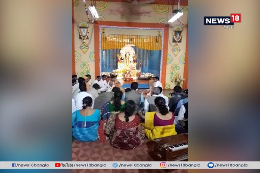 সকাল সকাল মায়ের পুজো ও অঞ্জলি দিয়েছেন ভক্তেরা ৷