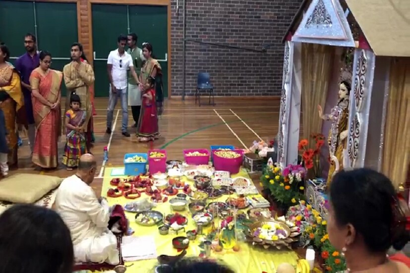 বসন্ত পঞ্চমীর পুণ্যলগ্নে সবাই মেতেছে ৷