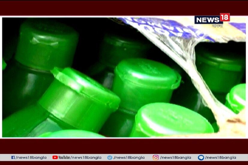 এমনকি প্রসাধনী সামগ্রীরও হুবহু নকল মোড়ক। নকল বলে চিনিয়ে না দিলে মনে হবে এক্কেবারে আসল। 