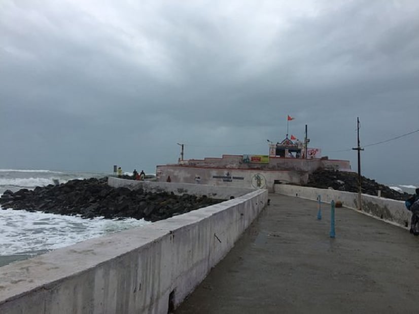 ♦ যাই হোক লোকমুখে ও পান্ডিত্য ব্যক্তিদের মুখে প্রচারিত এই মন্দির নাকি পান্ডবদের সময় তৈরি হয়েছিল। যদিও এনিয়ে অনেক ভিন্নমতও রয়েছে।ছবি: সংগৃহীত ৷