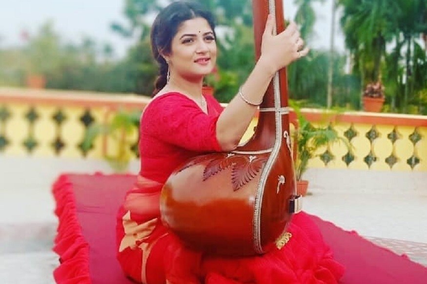♦ সামনেই মুক্তি পেতে চলেছে ‘গুগলি’৷ এ ছবিতে অভিনেতা সোহম চক্রবর্তীর সঙ্গে অভিনয় করছেন শ্রাবন্তী চট্টোপাধ্যায় ৷ ছবি: ইনস্টাগ্রাম ৷ ♦ সামনেই মুক্তি পেতে চলেছে ‘গুগলি’৷ এ ছবিতে অভিনেতা সোহম চক্রবর্তীর সঙ্গে অভিনয় করছেন শ্রাবন্তী চট্টোপাধ্যায় ৷ ছবি: ইনস্টাগ্রাম ৷