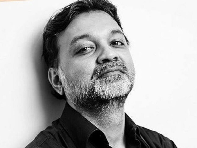 সৃজিত মুখোপাধ্যায়- &quot;আমি সুফি, আমি তথাগতকেও ছুঁই, আমি কীর্তন, আমিই গিটার ধরি, নতুন বাংলা গানের সঙ্গে শুই, একদিন যেন বাংলা গানেই মরি...&quot; শুভ জন্মদিন প্রফেট। 
