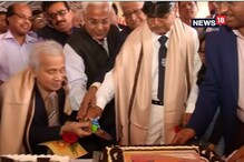 কেক কেটে রাজধানী এক্সপ্রেসের ৫০তম জন্মদিন পালন কেক কেটে রাজধানী এক্সপ্রেসের ৫০তম জন্মদিন পালন
