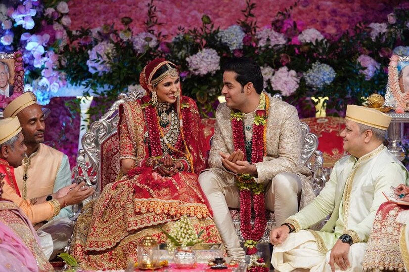 ♦ গুজরাতি রীতি নীতি মেনে চার হাত এক হল ৷  ছবি: নিউজ এইটিন ৷