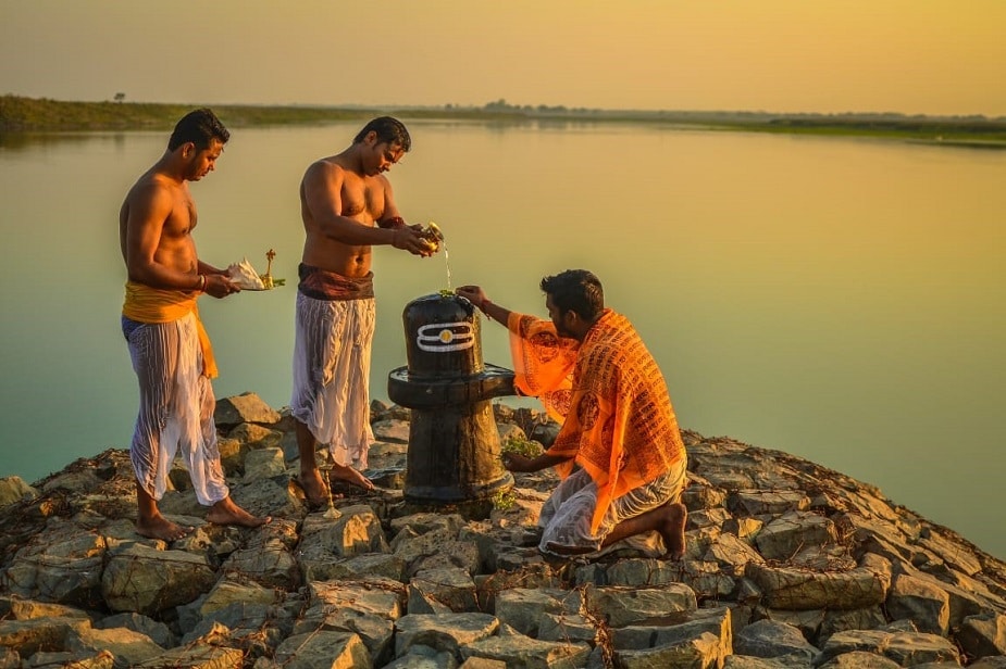 ♦ অল্পতেই সন্তুষ্ট হন তিনি ৷ যেমন ধরুন জীবন থেকে বিপদ-আপদ দূর করতে মহা মৃত্যুঞ্জয় মন্ত্র জপ করার কথা তো সকলেরই জানা ৷ ♦ অল্পতেই সন্তুষ্ট হন তিনি ৷ যেমন ধরুন জীবন থেকে বিপদ-আপদ দূর করতে মহা মৃত্যুঞ্জয় মন্ত্র জপ করার কথা তো সকলেরই জানা ৷