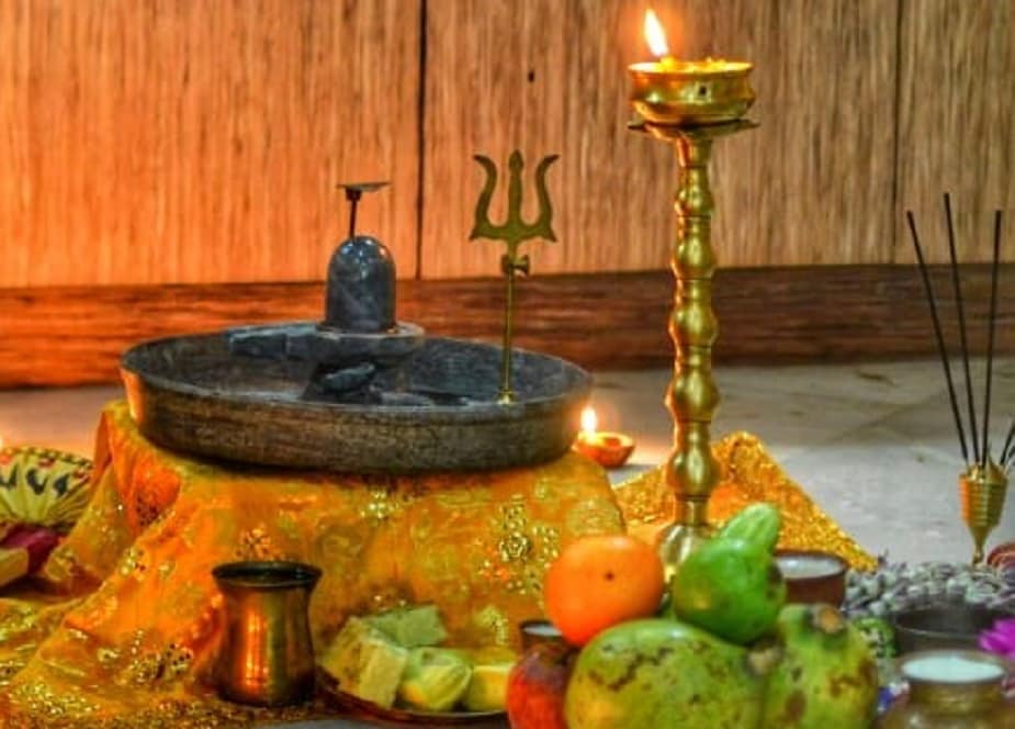 ♦ তেমনই এক মন্ত্র হল-‘দারিদ্র দহন শিবস্তোত্র’৷ সোমবার এই স্তোত্র পাঠ করলে সংসার থেকে দারিদ্র দূর হয় ৷ পাশাপাশি সকল নেগেটিভ এনার্জি দূর হয় ৷ ♦ তেমনই এক মন্ত্র হল-‘দারিদ্র দহন শিবস্তোত্র’৷ সোমবার এই স্তোত্র পাঠ করলে সংসার থেকে দারিদ্র দূর হয় ৷ পাশাপাশি সকল নেগেটিভ এনার্জি দূর হয় ৷