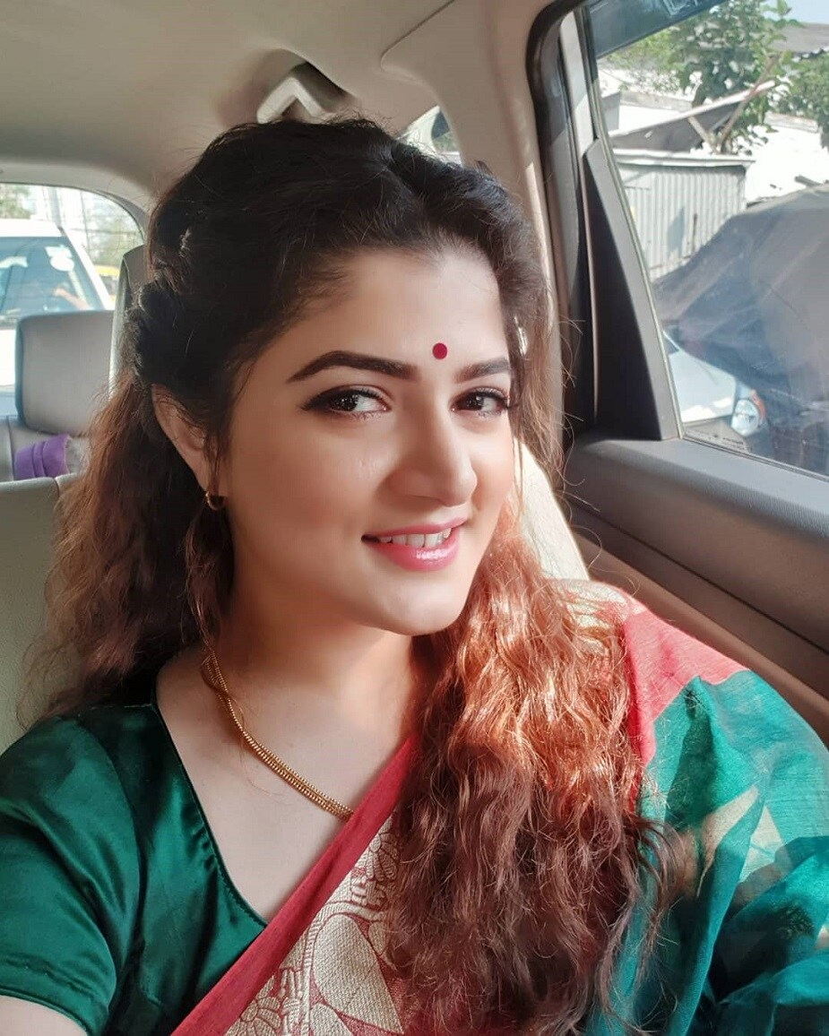 ♦ ব্যক্তিগত জীবনে ঝড় চলছে পুরোদমে ৷ কিছুদিন আগে কৃষ্ণ ভিরাজের সঙ্গে ডিভোর্স হয়েছে ৷ ছবি: ইনস্টাগ্রাম ৷ ♦ ব্যক্তিগত জীবনে ঝড় চলছে পুরোদমে ৷ কিছুদিন আগে কৃষ্ণ ভিরাজের সঙ্গে ডিভোর্স হয়েছে ৷ ছবি: ইনস্টাগ্রাম ৷