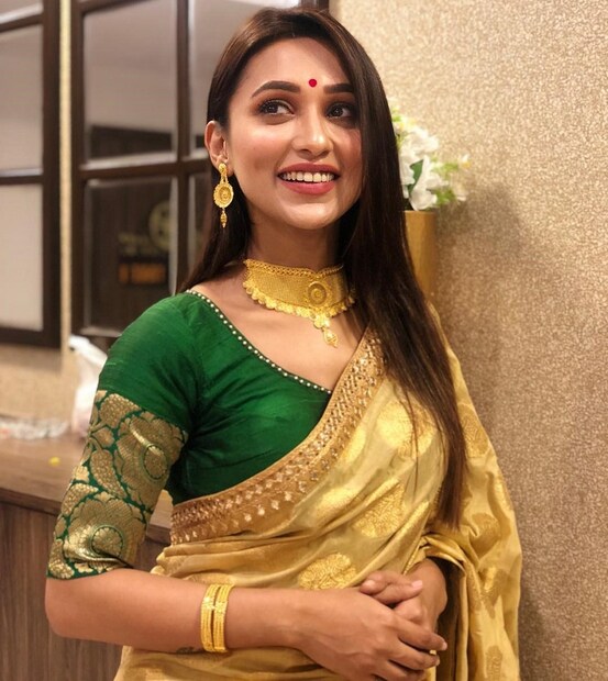 ♦ সক্রিয়ভাবে রাজনীতিতে যোগ দেওয়ার দিন থেকেই প্রচার শুরু করে দিয়েছিলেন মিমি ৷ আর সেই দিন থেকেই বিরোধীরা তাঁর পোশাক নিয়ে কটাক্ষ করতে শুরু করেছে ৷