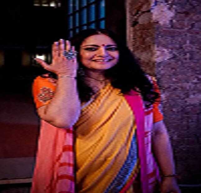 বর্তমানে তিনি কলকাতা তথা বাংলায় বেশ পরিচিত মুখ ৷ ছবি সৌজন্যে ফেসবুক ৷