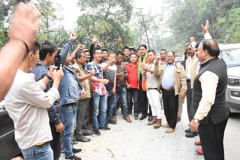  তবে বিজেপির সাধারণ সভাপতি কৈলাস বিজয়বর্গীয়র মতে সামাজিক কাজকর্মে বিস্তার প্রভুত অবদান রয়েছে ও সেই কারণেই তাঁকে টিকিট দেওয়া হয়েছে । 
