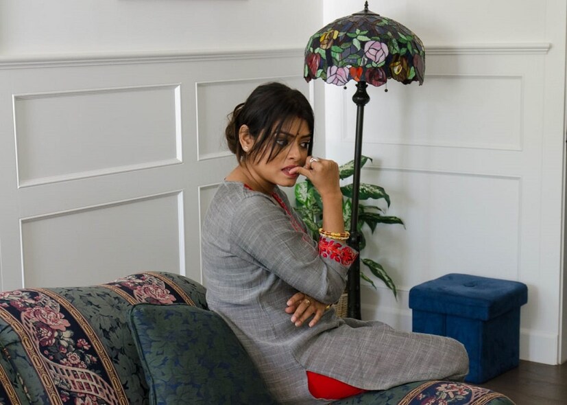 ♦ ছবিটির চিত্রগ্রহণে দিমিত্রি পোপভের, জন্মসূত্রে রাশিয়ান তিনি কিন্তু আমেরিকার নাগরিক। ছবির চিত্রগ্রাহক থেকে যাবতীয় কলাকুশলী সকলেই আমেরিকাবাসী ৷ অর্থাৎ গোটাটাই হলিউডি ৷ গল্পটির চিত্রনাট্য কৌশানী মিত্রের।