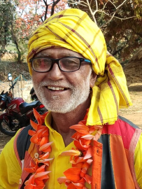  দোলের দিন সারাদিন রয়েছে নানা অনুষ্ঠান। বিকেলে আবার হবে ছৌ নাচ। পুরুলিয়ার এই নাচের কথা কে না জানে! তারপর হবে কবিতা পাঠের অনুষ্ঠান। এবছর পলাশ পরবে উপস্থিত আছেন লেখক জয়ন্ত দে, গায়ক বিপুল-অনুশ্রী, নাট্যকার-অভিনেতা শেখর সমাদ্দার, কবি কমলেন্দু সরকারের মতো বিশিষ্ট ব্যক্তিরা। সারা মেলের তদারকি করলেন পুরুলিয়া নামী কবি নির্মল হালদার তার সঙ্গে ছিলেন কবি অভিমন্যু মাহাতো, জনার্দন মাহাতো। আরও অনেকেই