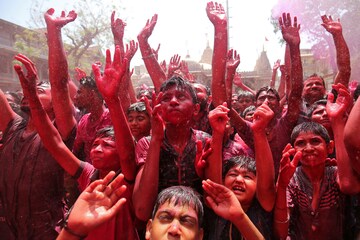 Holi 2019: হোলি রঙে রঙিন গোটা দেশ ! দেখুন ছবি