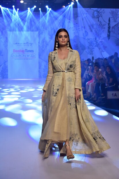 ফাটাফাটি দেখতে লেগেছে দিয়া মির্জাকেও ৷