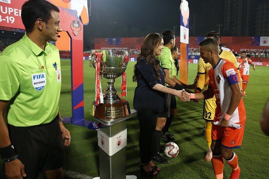 গোয়া সাধ্যমত চেষ্টা করেও হার মানল ১১৮ মিনিটে। কর্ণার থেকে রাহুলের হেডে নবীন কুমার পরাস্ত হতেই আইএসএলের ইতিহাসে নতুন চ্যাম্পিয়নের নাম খোদাই হল। Photo Courtesy: ISL গোয়া সাধ্যমত চেষ্টা করেও হার মানল ১১৮ মিনিটে। কর্ণার থেকে রাহুলের হেডে নবীন কুমার পরাস্ত হতেই আইএসএলের ইতিহাসে নতুন চ্যাম্পিয়নের নাম খোদাই হল। Photo Courtesy: ISL