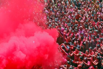 Holi 2020: সব রঙ শুভ নয় ! কোন রঙে আপনার আর্থিক ভাগ্য ফিরবে, বলছে আপনার রাশি