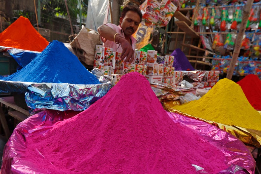 বৃশ্চিক রাশির জাতক জাতিকারা লাল, কমলা, হলুদ রঙের আবির দিয়ে হোলি খেলুন। এতে আপনার সৌভাগ্য বৃদ্ধি পাবে। বৃশ্চিক রাশির জাতক জাতিকারা লাল, কমলা, হলুদ রঙের আবির দিয়ে হোলি খেলুন। এতে আপনার সৌভাগ্য বৃদ্ধি পাবে।