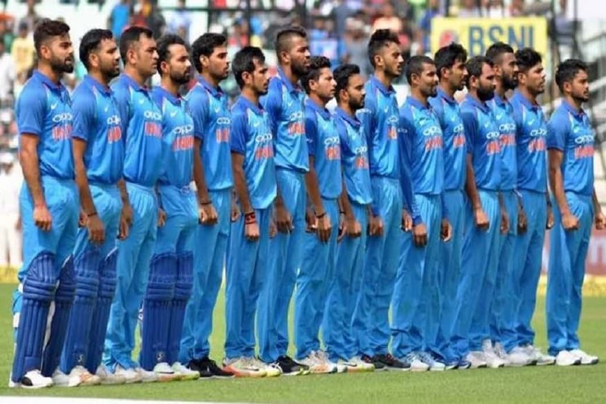 ভারতীয় কিন্তু ক্রিকেটের ভক্ত নয়, এমন মানুষ বোধহয় হাতে গোণা ৷ ক্রিকেট নিয়ে এদেশে উন্মাদনা আকাশছাড়া ৷ খেলার প্রতি ভালবাসার থেকেও লোকের আগ্রহ সবথেকে বেশি ক্রিকেটারদের আয় নিয়ে ৷ তবে ক্রিকেটার না হলেও ক্রিকেটের উপর ভিত্তি করে কেরিয়ার বানিয়ে লাখ টাকা আয় করার সুযোগ রয়েছে ৷ Photo- File ভারতীয় কিন্তু ক্রিকেটের ভক্ত নয়, এমন মানুষ বোধহয় হাতে গোণা ৷ ক্রিকেট নিয়ে এদেশে উন্মাদনা আকাশছাড়া ৷ খেলার প্রতি ভালবাসার থেকেও লোকের আগ্রহ সবথেকে বেশি ক্রিকেটারদের আয় নিয়ে ৷ তবে ক্রিকেটার না হলেও ক্রিকেটের উপর ভিত্তি করে কেরিয়ার বানিয়ে লাখ টাকা আয় করার সুযোগ রয়েছে ৷ Photo- File