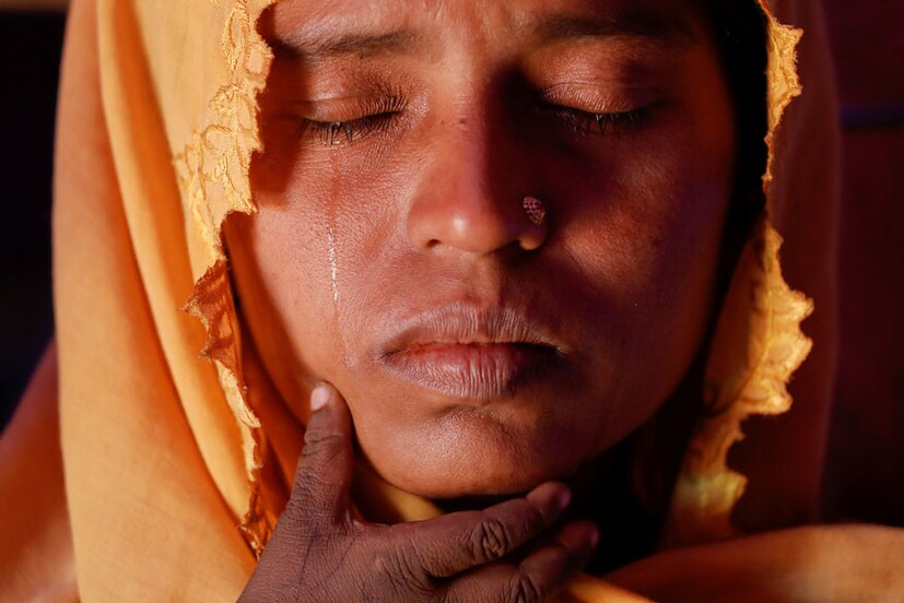রোহিঙ্গা শরনার্থীদের ক্যাম্পে আশ্রয় নেওয়া মহিলারা এক প্রকার শারীরির এবং মানসিক নির্যাতনের মধ্যে দিয়েই দিন কাটান ৷
