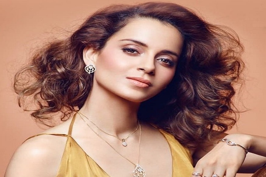 • আজ তাঁর জন্মদিন ৷ বলিউডের ‘ক্যুইন’ এবার পা রাখলেন ৩২-এর কোঠায় ৷ বরাবরই জরা হটকে তিনি ৷ খুব কষ্ট করে সাধারণ পরিবার থেকে পা রাখা গ্ল্যামার দুনিয়ায় ৷ ইন্ডাস্ট্রিতে একঘরে, কোণঠাসা হয়েছেন বারবার ৷ কিন্তু প্রতিভা আর দক্ষতা রোধ করতে পারেনি তাঁর পথ ৷ ভুল সিদ্ধান্ত নিয়েছেন, স্পষ্টবাদী হওয়ায় পিঠ ঠেকেছে দেওয়ালে ৷ তবু বলিপাড়ার বড় শক্তির বিরুদ্ধে লড়তে লড়তে আরও শক্ত করেছেন নিজের পায়ের তলার মাটি ৷ মাত্র ৩২ বছরেই ঝুলিতে পুরে নিয়েছেন তিন-টিনটি জাতীয় পুরষ্কার ৷ বিতর্কের কেন্দ্রে থাকা এই নায়িকার কেরিয়ারগ্রাফ আজ যথেষ্ট ঈর্ষনীয় ৷ • আজ তাঁর জন্মদিন ৷ বলিউডের ‘ক্যুইন’ এবার পা রাখলেন ৩২-এর কোঠায় ৷ বরাবরই জরা হটকে তিনি ৷ খুব কষ্ট করে সাধারণ পরিবার থেকে পা রাখা গ্ল্যামার দুনিয়ায় ৷ ইন্ডাস্ট্রিতে একঘরে, কোণঠাসা হয়েছেন বারবার ৷ কিন্তু প্রতিভা আর দক্ষতা রোধ করতে পারেনি তাঁর পথ ৷ ভুল সিদ্ধান্ত নিয়েছেন, স্পষ্টবাদী হওয়ায় পিঠ ঠেকেছে দেওয়ালে ৷ তবু বলিপাড়ার বড় শক্তির বিরুদ্ধে লড়তে লড়তে আরও শক্ত করেছেন নিজের পায়ের তলার মাটি ৷ মাত্র ৩২ বছরেই ঝুলিতে পুরে নিয়েছেন তিন-টিনটি জাতীয় পুরষ্কার ৷ বিতর্কের কেন্দ্রে থাকা এই নায়িকার কেরিয়ারগ্রাফ আজ যথেষ্ট ঈর্ষনীয় ৷