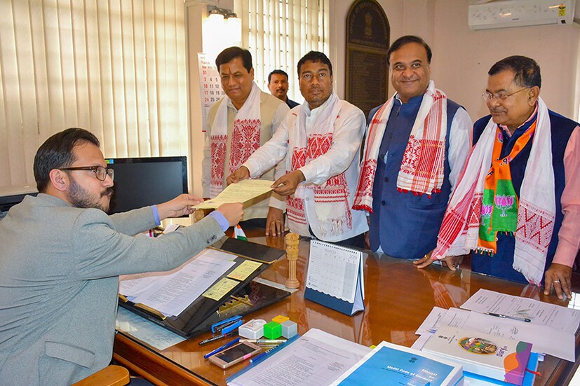 মনোনয়ন পত্র জমা দিলেন ডিবরুগড় বিজেপি প্রার্থী  রামেশ্বর তেলি  (Image: PTI)