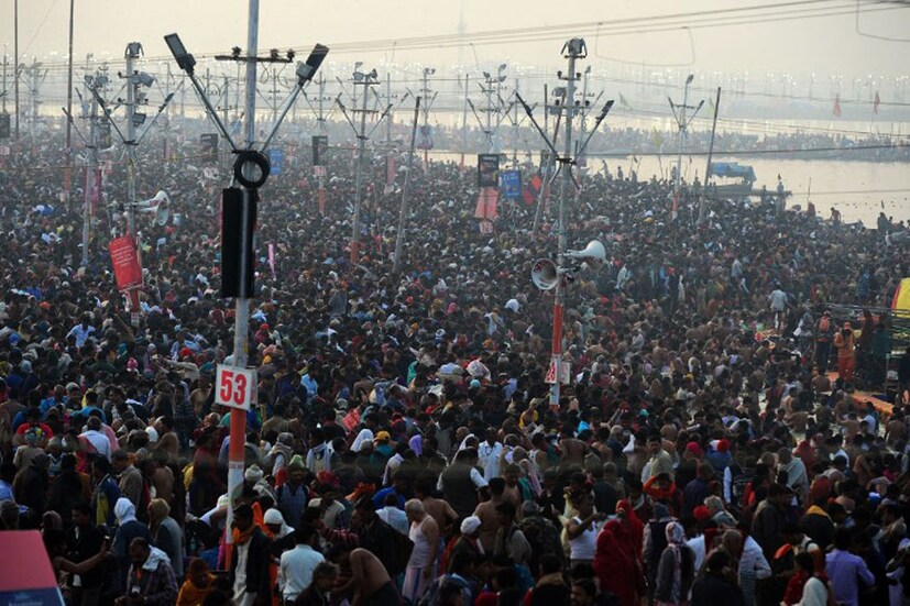 ২০১৯ সালের কুম্ভমেলায় বিশ্বের বিভিন্ন অংশ থেকে প্রায় ২২ কোটি তীর্থযাত্রী ভিড় করে এসেছেন এই জায়গায়। (Image: AFP)