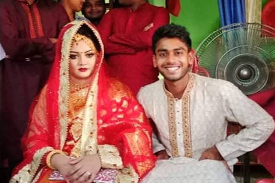 বৃহস্পতিবার ২১ মার্চ মেহেদি হাসান মিরাজের বাগদান হয়েছে। পাত্রীর নাম রাবেয়া আখতার প্রীতি।পাশাপাশি বাগদান হয়ে গেলেও বিয়ে হবে বিশ্বকাপের পরেই ৷ এবারে আইপিএলে সানরাইজার্স হায়দরাবাদে রয়েছেন তিনি Photo- Facebook বৃহস্পতিবার ২১ মার্চ মেহেদি হাসান মিরাজের বাগদান হয়েছে। পাত্রীর নাম রাবেয়া আখতার প্রীতি।পাশাপাশি বাগদান হয়ে গেলেও বিয়ে হবে বিশ্বকাপের পরেই ৷ এবারে আইপিএলে সানরাইজার্স হায়দরাবাদে রয়েছেন তিনি Photo- Facebook