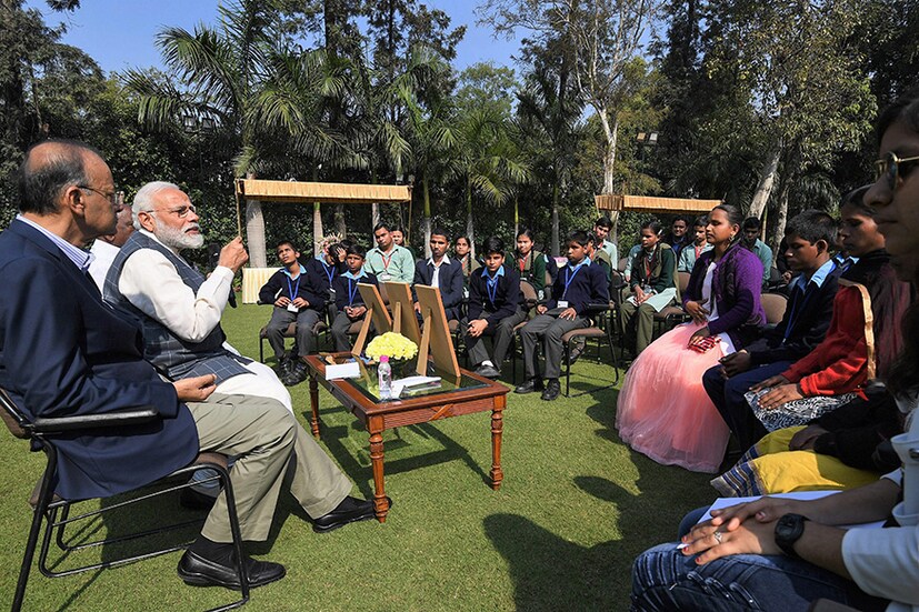 প্রধানমন্ত্রী নরেন্দ্র মোদির সঙ্গে উপস্থিত ছিলেন অরুণ জেটলি  (Image: PTI)