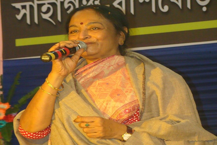 রত্না দে নাগ: তৃণমূলের জেলার অন্যতম নির্ভরযোগ্য মুখ ৷ ২০০৯ সালে প্রথম হুগলি লোকসভা কেন্দ্র থেকে প্রার্থী হয়ে নির্বাচিত হয়েছিলেন ৷ ২০১৪-তেও তিনি পুনরায় নির্বাচিত হয়েছিলেন, তাই এবারও দল তাঁরই উপরে ভরসা রেখেছে ৷ ফের তিনি হুগলি কেন্দ্র থেকে প্রার্থী হয়েছেন ৷ রত্না দে নাগ: তৃণমূলের জেলার অন্যতম নির্ভরযোগ্য মুখ ৷ ২০০৯ সালে প্রথম হুগলি লোকসভা কেন্দ্র থেকে প্রার্থী হয়ে নির্বাচিত হয়েছিলেন ৷ ২০১৪-তেও তিনি পুনরায় নির্বাচিত হয়েছিলেন, তাই এবারও দল তাঁরই উপরে ভরসা রেখেছে ৷ ফের তিনি হুগলি কেন্দ্র থেকে প্রার্থী হয়েছেন ৷