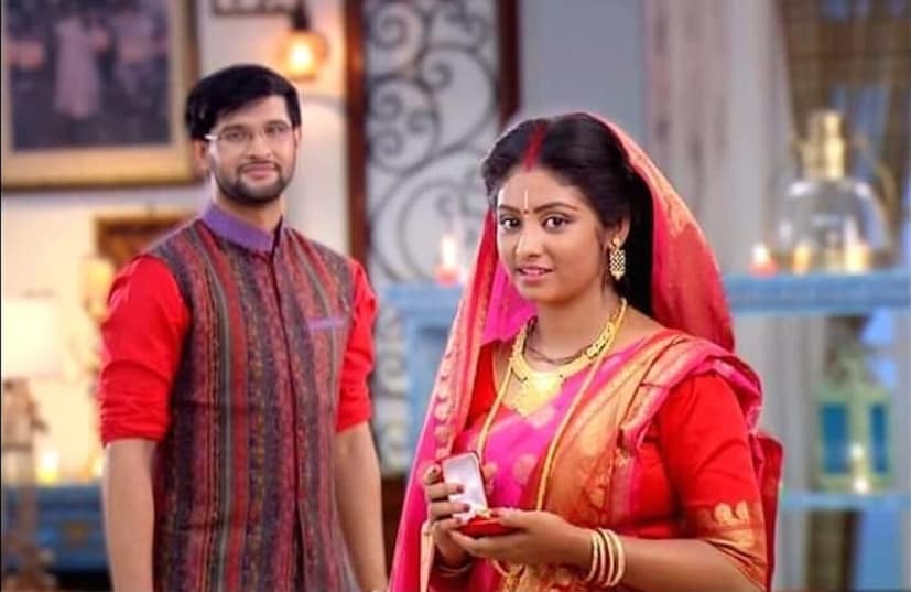 • ধারাবাহিকের নাম ভূমিকায় রয়েছেন তিয়াসা রায় ৷ তাই শুটিংয়ের জন্য দিনের বেশিরভাগ সময়টাই ব্যস্ত থাকতে হয় তিয়াসাকে ৷ ছবি: ইনস্টাগ্রাম ৷