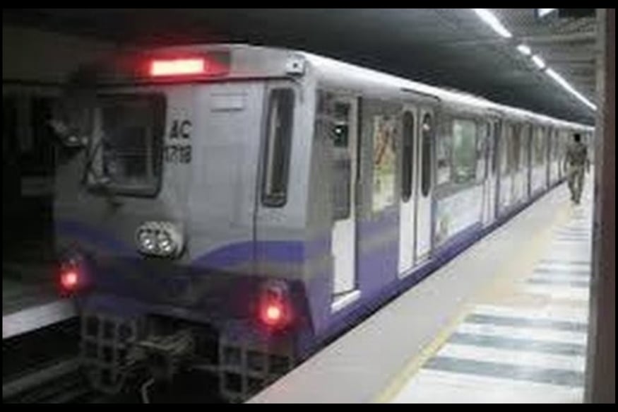 তালিকার একদম ওপরের দিকে কলকাতার রবীন্দ্র সরোবর মেট্রো স্টেশন রয়েছে ৷ রাত সাড়ে দশটার পর এখানে ভূত দেখা যায় এমনটাই দাবি ৷ এমনকি এই স্টেশনের পাশ দিয়ে যাওয়ার সময় বিভিন্ন শব্দ শুনতে পান মানুষজন ৷ File Photo তালিকার একদম ওপরের দিকে কলকাতার রবীন্দ্র সরোবর মেট্রো স্টেশন রয়েছে ৷ রাত সাড়ে দশটার পর এখানে ভূত দেখা যায় এমনটাই দাবি ৷ এমনকি এই স্টেশনের পাশ দিয়ে যাওয়ার সময় বিভিন্ন শব্দ শুনতে পান মানুষজন ৷ File Photo