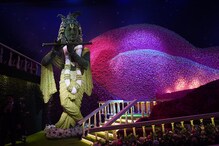ফুলের সাজ দেখে চোখ ধাঁধিয়ে যাবে, দেখুন কেমনভাবে সেজে উঠল আকাশের বিয়ের আসর ফুলের সাজ দেখে চোখ ধাঁধিয়ে যাবে, দেখুন কেমনভাবে সেজে উঠল আকাশের বিয়ের আসর